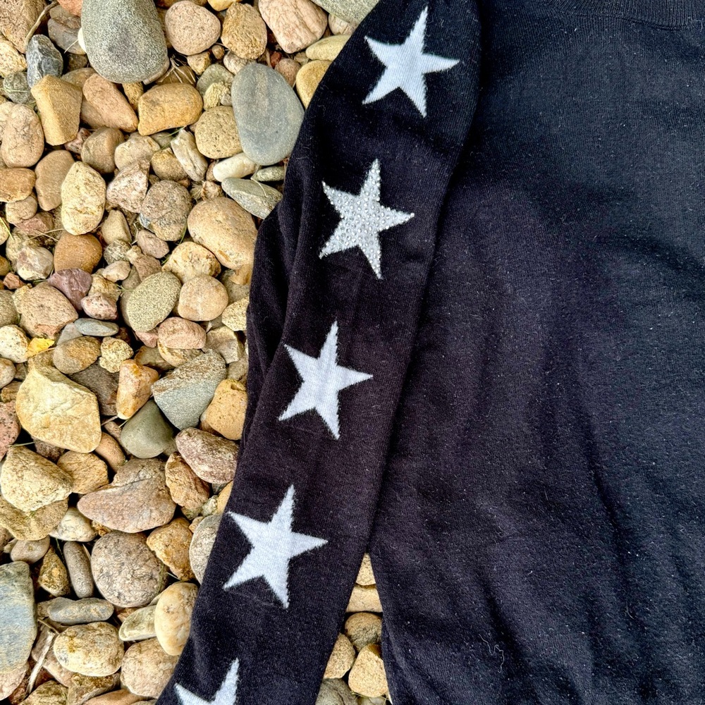 Elan Black and White Star Crewneck Sweater - Picture 4 of 5